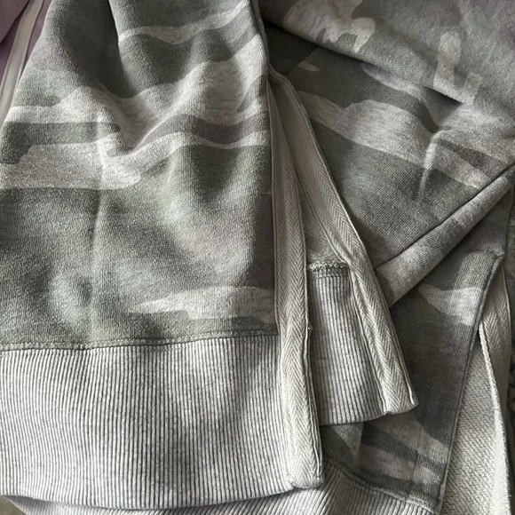 #49. Aerie oversized desert camo sweatshirt - Picture 13 of 16